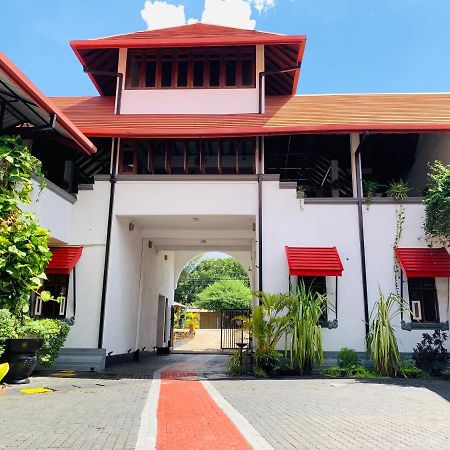 The Triangle Hotel Anuradhapura Exterior foto