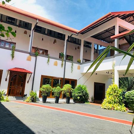 The Triangle Hotel Anuradhapura Exterior foto