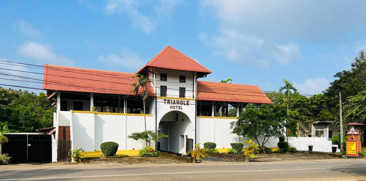 The Triangle Hotel Anuradhapura Exterior foto