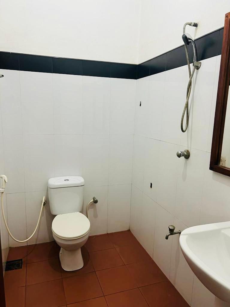 The Triangle Hotel Anuradhapura Zimmer foto