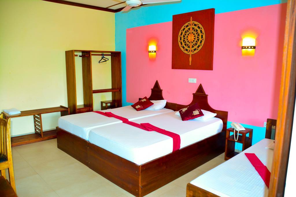 The Triangle Hotel Anuradhapura Exterior foto