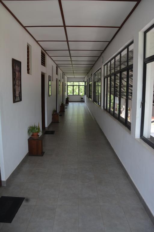 The Triangle Hotel Anuradhapura Exterior foto