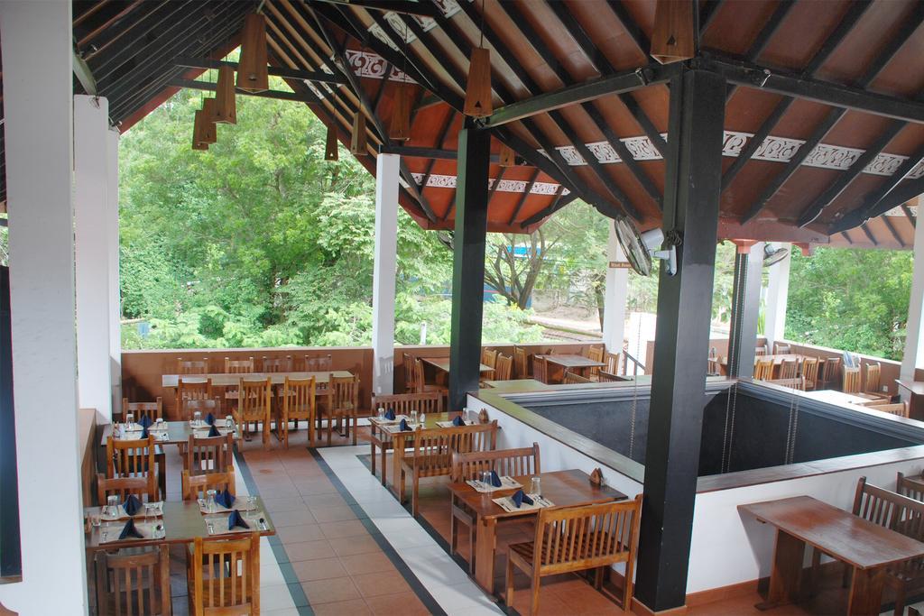 The Triangle Hotel Anuradhapura Exterior foto