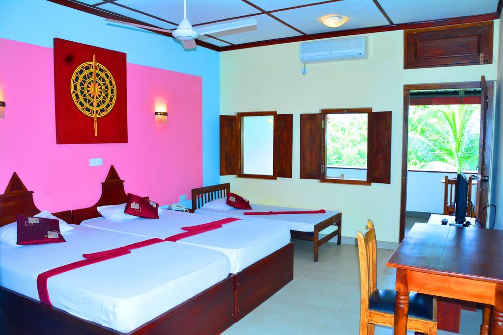 The Triangle Hotel Anuradhapura Exterior foto